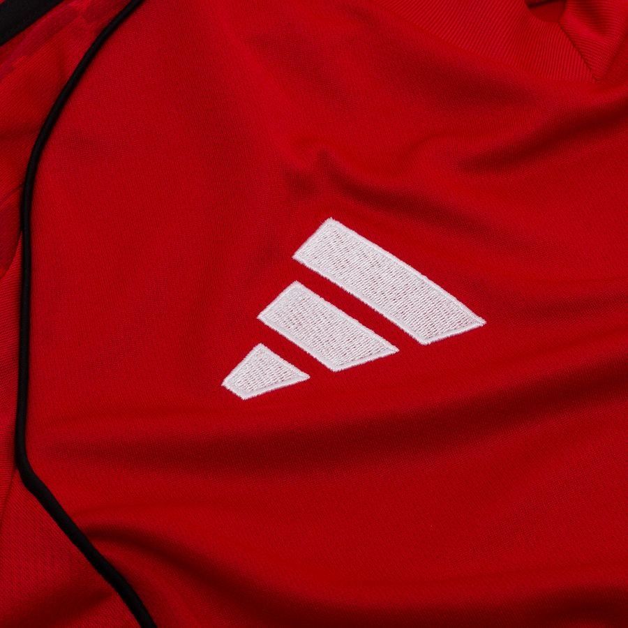 Manchester United Home Shirt 2025/26